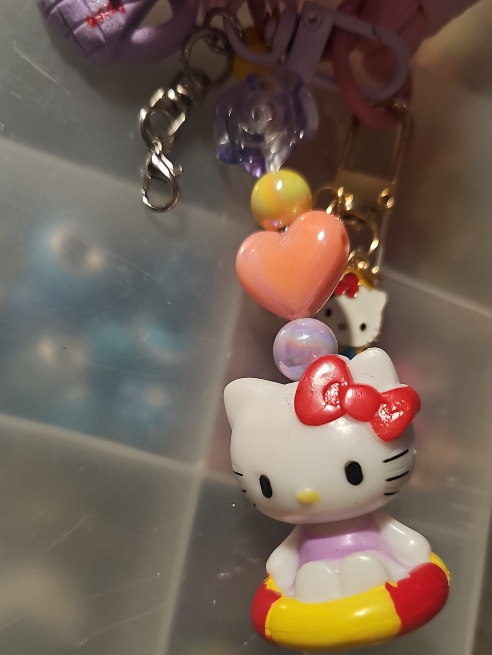 Hello Kitty Custom Keychain - Picture 2 of 3